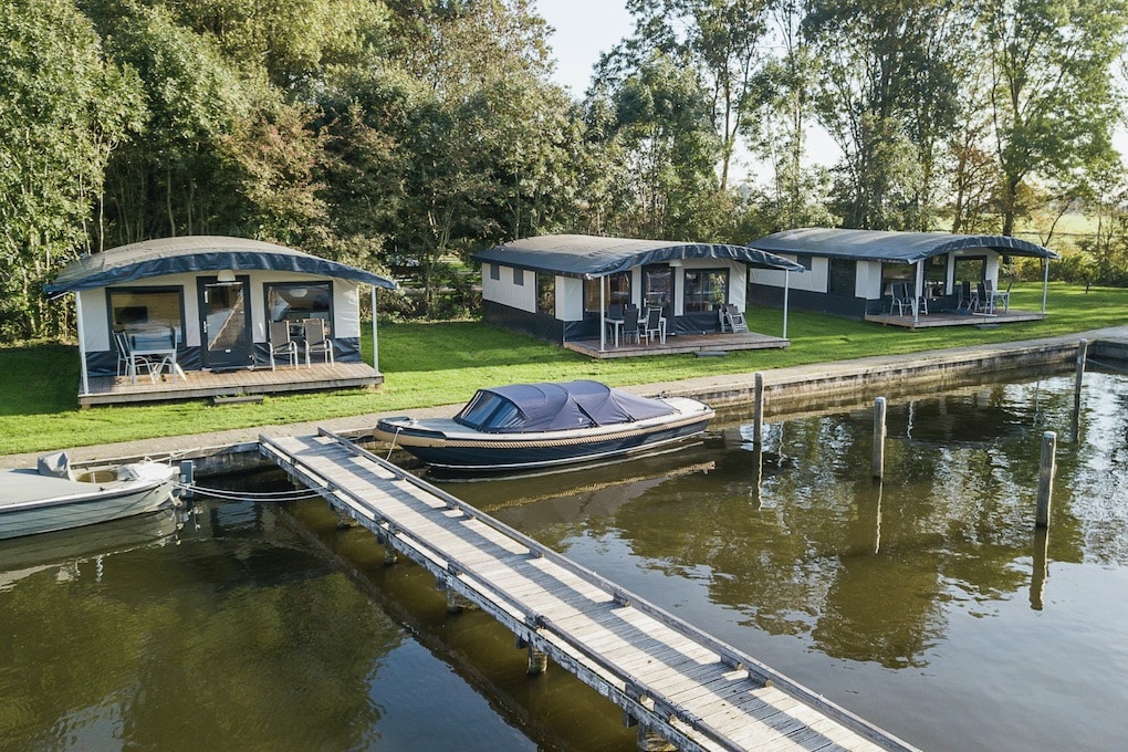 Drie tentvillas op RCN de Potten in Friesland